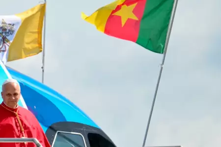 Papa Le�n XIV lleg� a Camer�n para continuar con su gira por �frica.