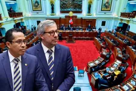 Autoridades electorales fueron citados al Pleno del Congreso.