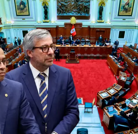 Autoridades electorales fueron citados al Pleno del Congreso.