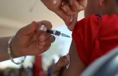 Minsa lleva a Puno vacunas contra sarampi�n para ni�os