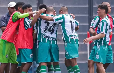 Club de la Liga 2 renunci� por problemas econ�micos en plena competencia.