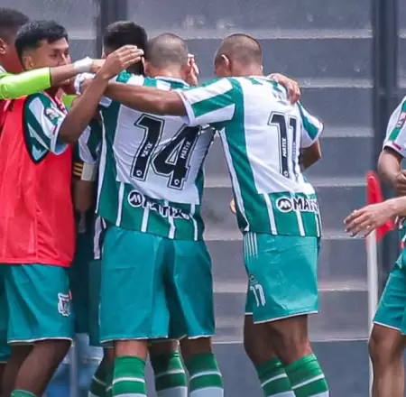 Club de la Liga 2 renunci� por problemas econ�micos en plena competencia.