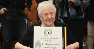 Mujer de 89 a�os logr� graduarse de doctora en Pedagog�a