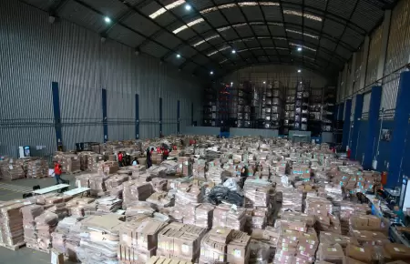 Material electoral a la espera de ser trasladado a la ODPE La Convenci�n.