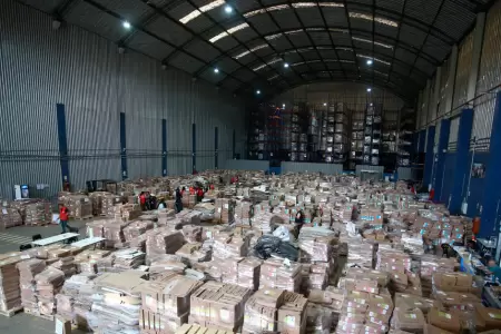 Material electoral a la espera de ser trasladado a la ODPE La Convenci�n.