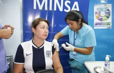 Minsa realiza campa�a de vacunaci�n en evento deportivo