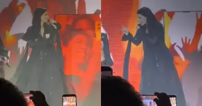 Laura Pausini encara a fans de la primera fila en Per�