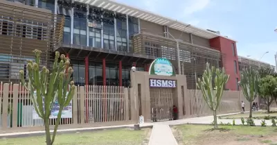 Mujer pierde el �tero tras presunta operaci�n no consentida y queda en UCI: Fami