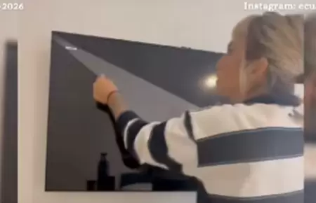 Mujer se vuelve viral por colocar mal su televisor nuevo
