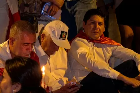 Los candidatos vienen realizando un plant�n ante el JNE.