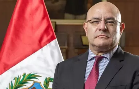 Carlos D�az renunci� a su cargo de ministro de Defensa en medio de cuestionamien
