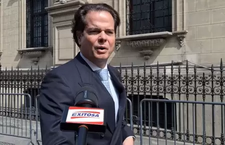 Bernie Navarro lleg� a Palacio de Gobierno en medio de crisis en el gobierno.