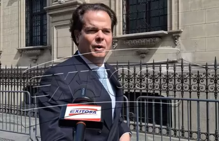 Bernie Navarro lleg� a Palacio de Gobierno en medio de crisis en el gobierno.