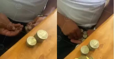 Mujer se burla de su pareja por pagar con monedas en una cita