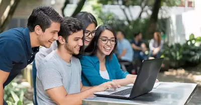 Postulantes a la beca Generaci�n Bicentenario temen no poder acceder a sus estud