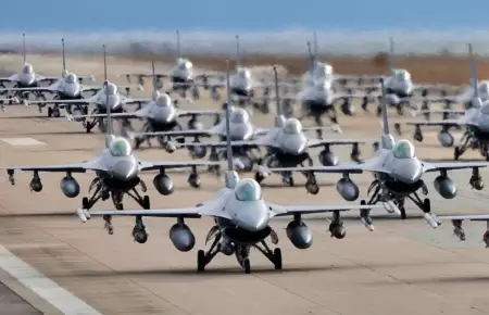 Compra de aviones a EE.UU. fue concretada sin firma de Balc�zar: "La norma de co