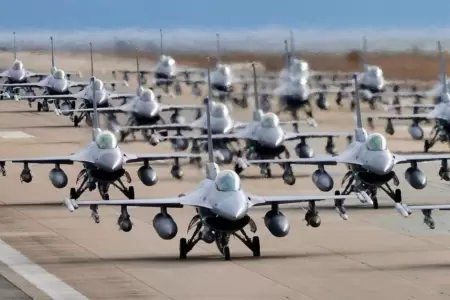 Compra de aviones a EE.UU. fue concretada sin firma de Balc�zar: "La norma de co