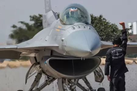 As� fue el espectacular vuelo de los F-16 en en la Base A�rea Las Palmas