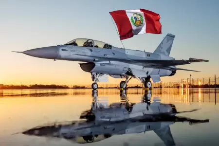 Aviones f-16 estadounidenses ser�n las estrellas en el XVII Festival A�reo el fi