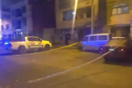 Acribillan a hombre en la puerta de su casa