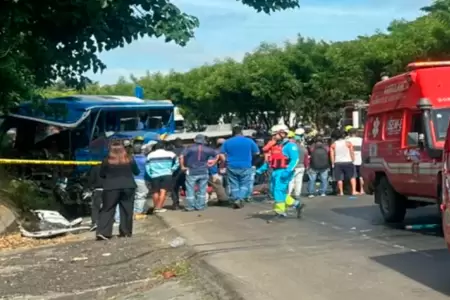 Choque de bus y cami�n dej� tres fallecidos y varios heridos.