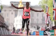 �Hist�rico! Atleta de Kenia rompe r�cord mundial en marat�n al completar carrera en menos de 2 horas