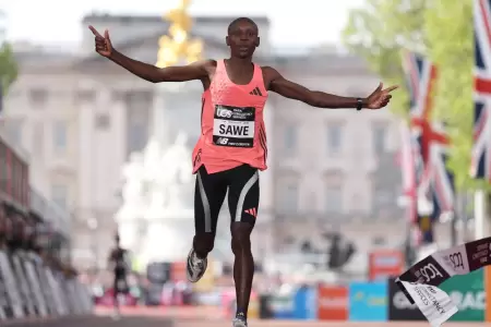 Sabastian Sawe bate el r�cord del mundo de marat�n en Londres 2026