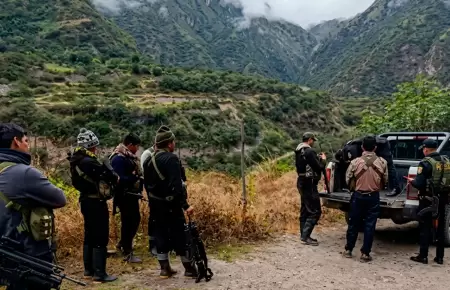 Camioneta interceptada en sector Puente Mellizos.
