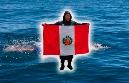 El nadador de 44 a�os rompi� un r�cord mundial.