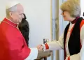 El papa Le�n XIV recibi� a la primera arzobispa de la Iglesia anglicana, Sarah Mullally, y rezaron juntos