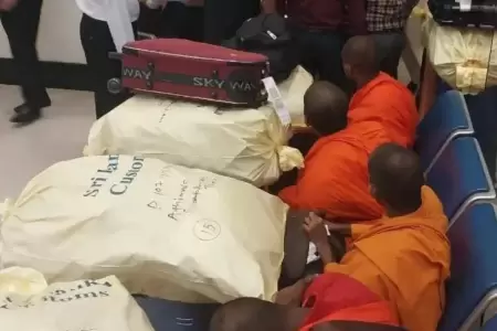 Monjes budistas son detenido en aeropuerto por llevar droga