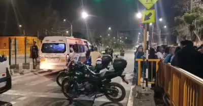 Mujer muere atropellada por motociclista que se dio a la fuga
