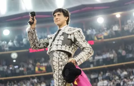 Torero Andr�s Roca Rey recibe alta m�dica luego de ser embestido por un toro en