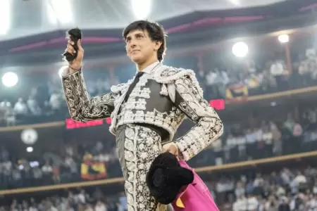 Torero Andr�s Roca Rey recibe alta m�dica luego de ser embestido por un toro en