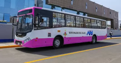 Corredor Rosado inicia operaciones con una flota de 30 buses entre el Callao y L