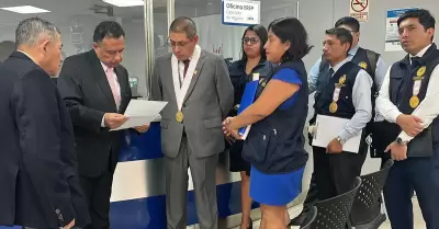 Fiscal�a y PNP intervienen oficinas de ONPE por caso elecciones generales.
