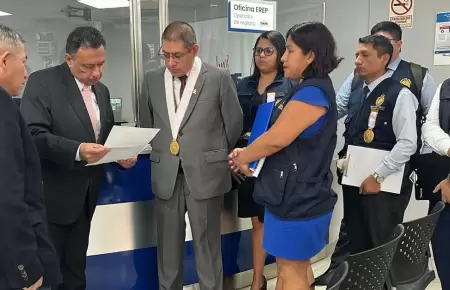 Fiscal�a y PNP intervienen oficinas de ONPE por caso elecciones generales.
