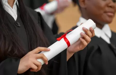 �Tienes t�tulo acad�mico? As� puedes hacerlo v�lido en EE. UU. este 2026