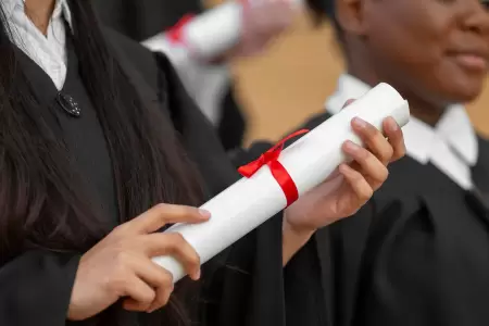 �Tienes t�tulo acad�mico? As� puedes hacerlo v�lido en EE. UU. este 2026