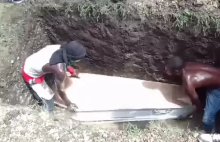 Entierro de una forma peculiar