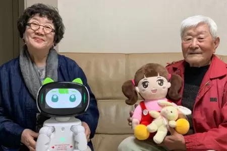 Corea del Sur: Mu�ecos creados con IA son usados como asistentes para adultos ma
