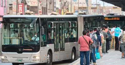 Caen infractores: 34 conductores fueron sancionados por invadir v�a del Metropol