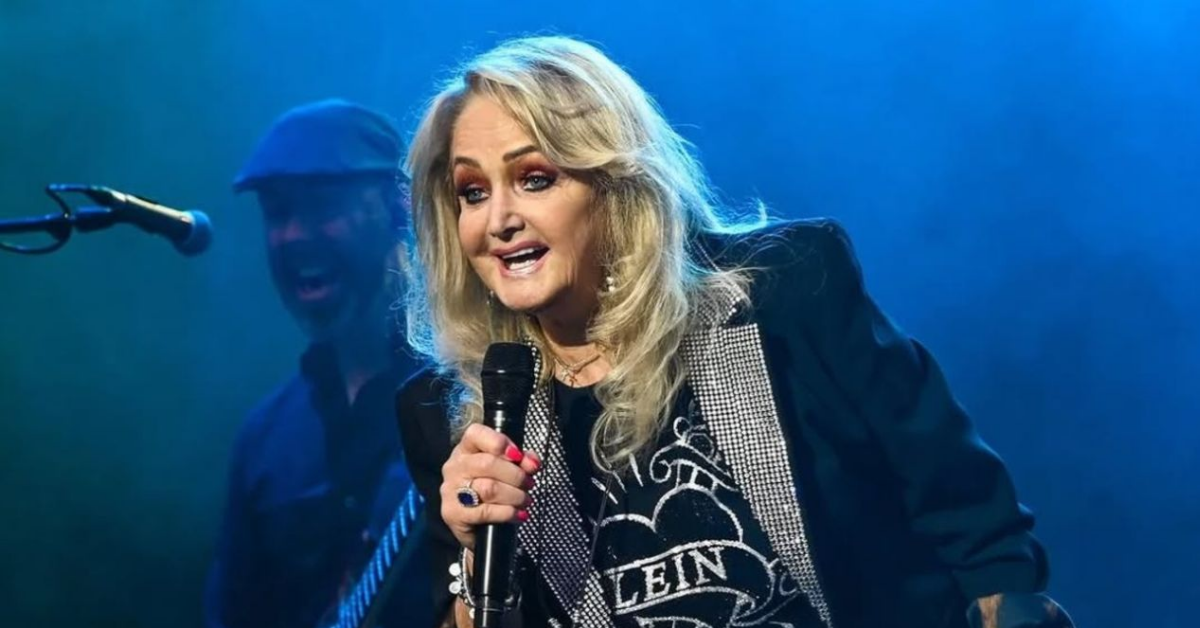 Famosa cantante es inducida al comas tras ser operada de emergencia: 
