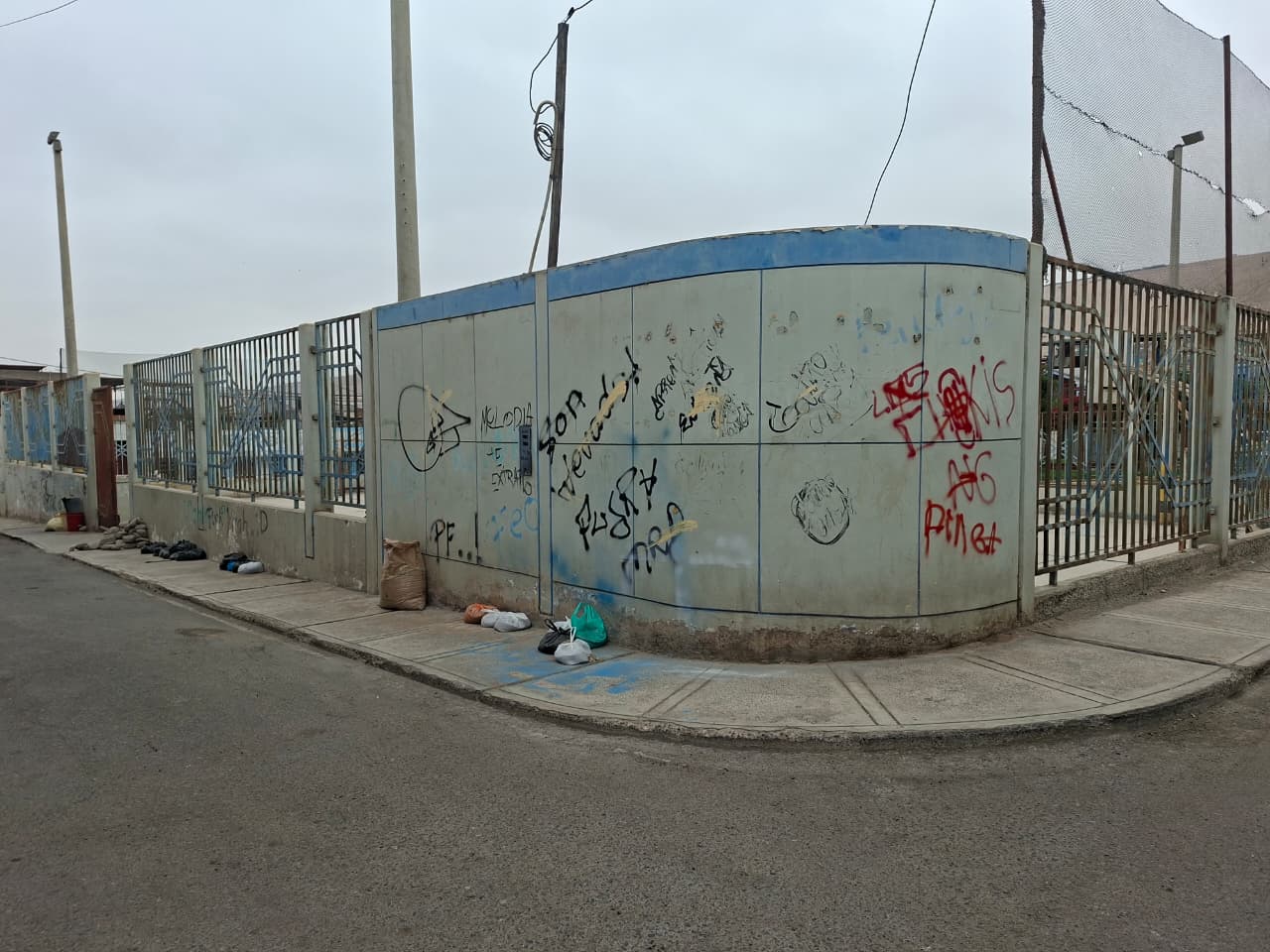 Ciudad Nueva: vecinos denuncian abandono e inseguridad en losa deportiva del Comité 20