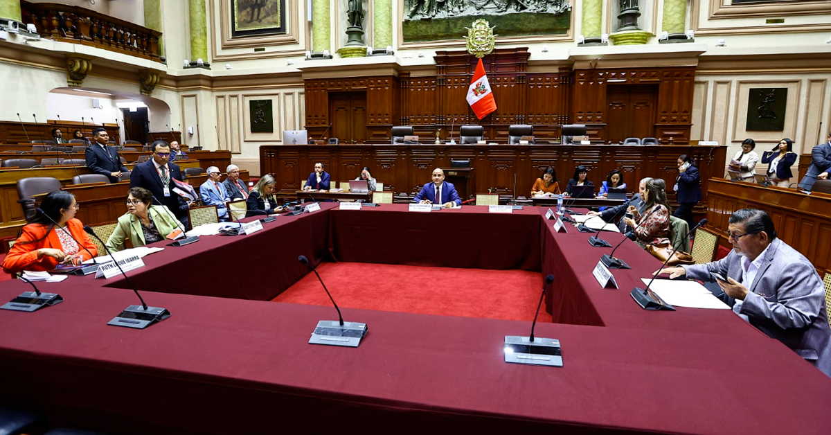 Congreso: Comisión de Constitución aprueba dictamen que incorpora el delito de lesa humanidad al Código Penal