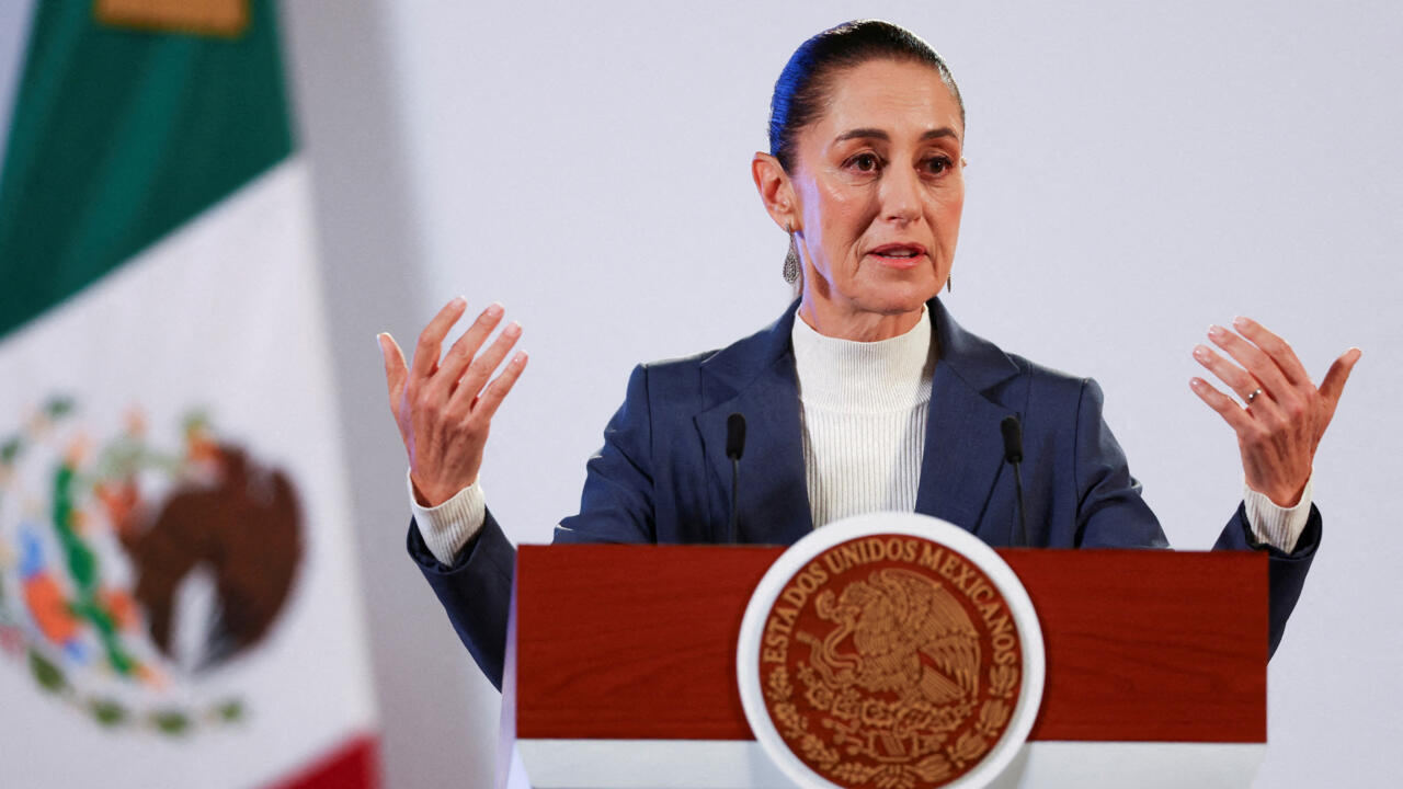 Acusan a la presidenta de México, Claudia Sheinbaum, de atentar contra la libertad de prensa al exhortar que no vean TV Azteca
