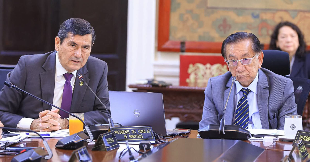 Luis Arroyo y José Balcázar encabezaron el Consejo de Ministros de este 27 de mayo.