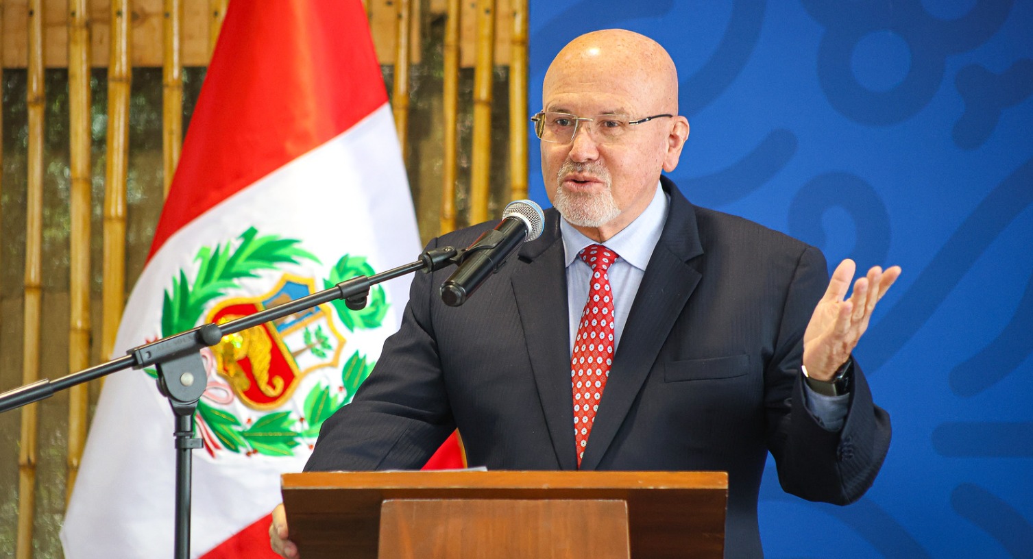 Carlos Bruce afirma que serenos en Surco pueden disparar contra delincuentes: 