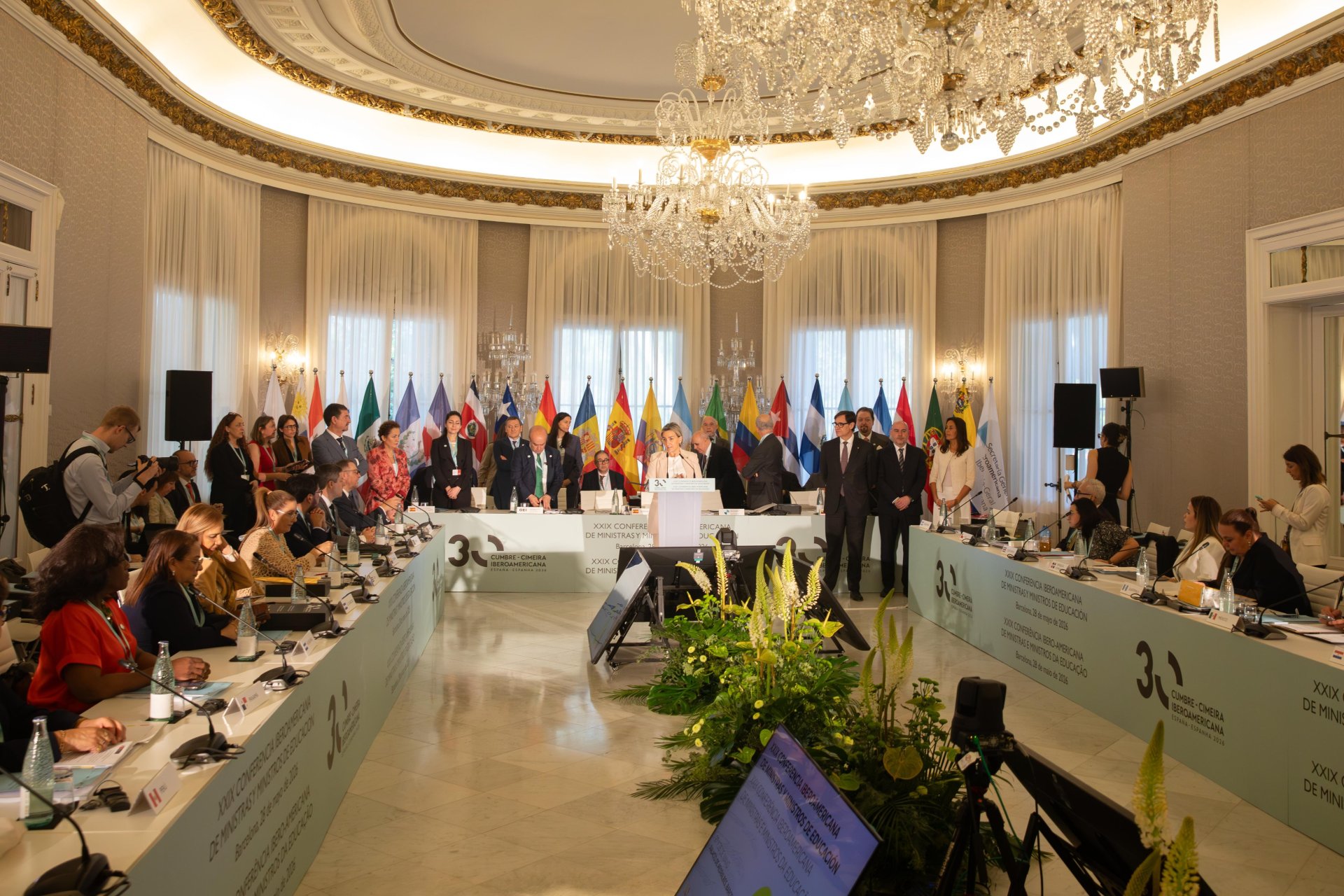 La ministra de Educación participa en la XXIX Conferencia Iberoamericana de Educación, en Barcelona, junto a representantes de 21 países.