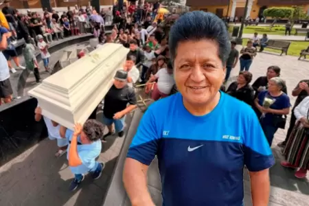 Fan�ticos despidieron al artista ambulante.